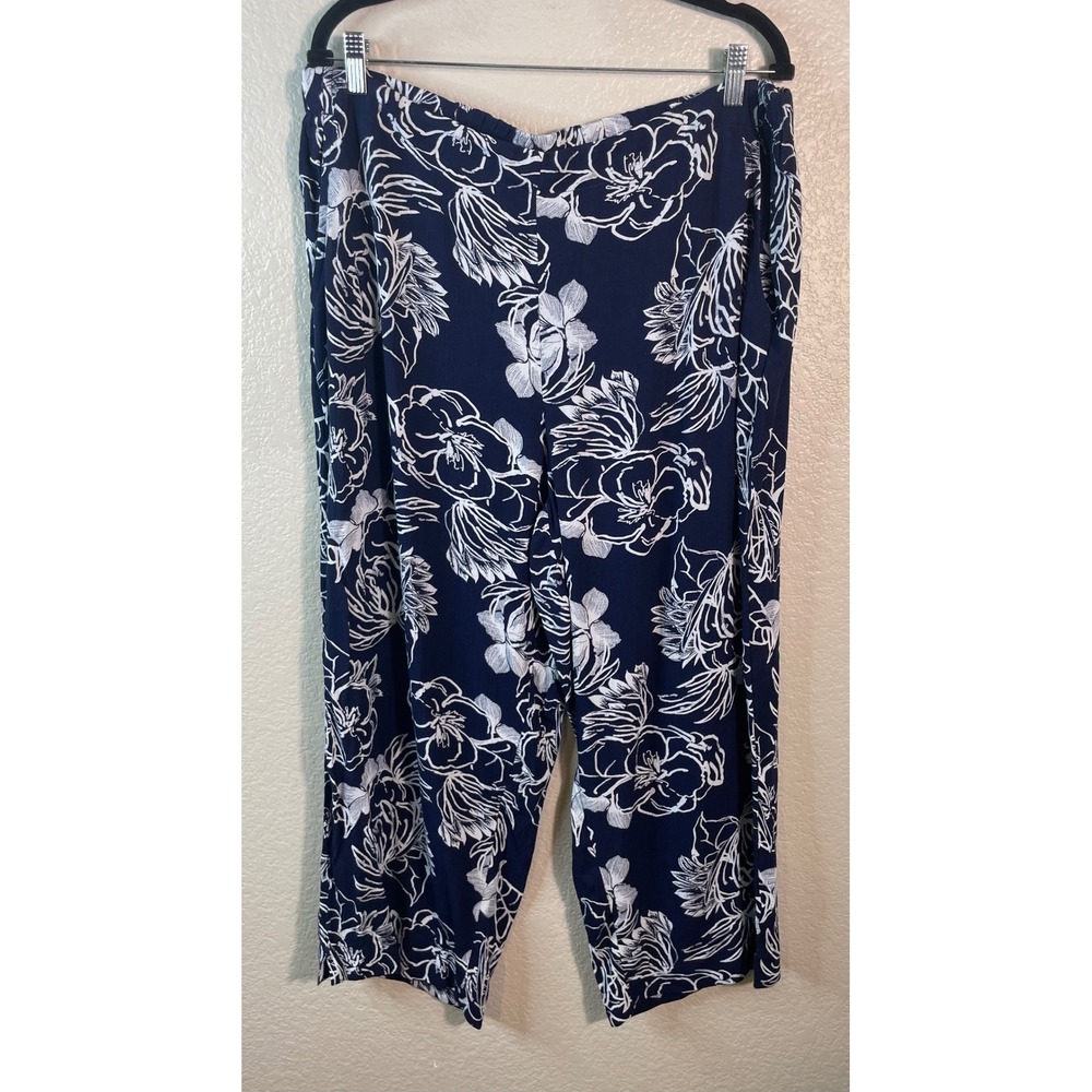 Chicos 3 US XL Wide Leg Crop Pants Navy Blue Floral Rayon Elastic Waist Resort